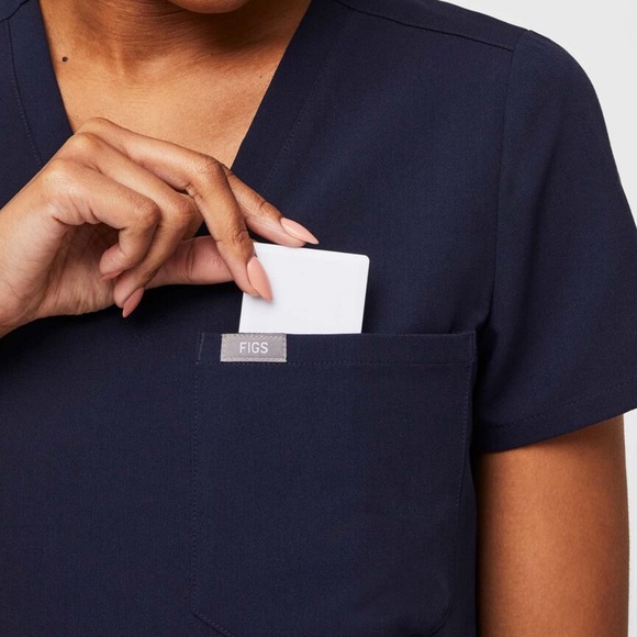 NWT Figs Catarina one pocket scrub top - Picture 2 of 4